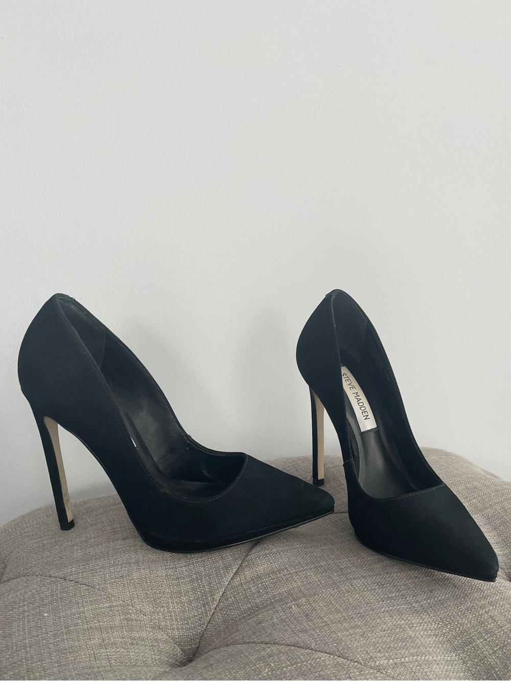 Steve Madden Black Suede Pointed Toe Stiletto Pumps